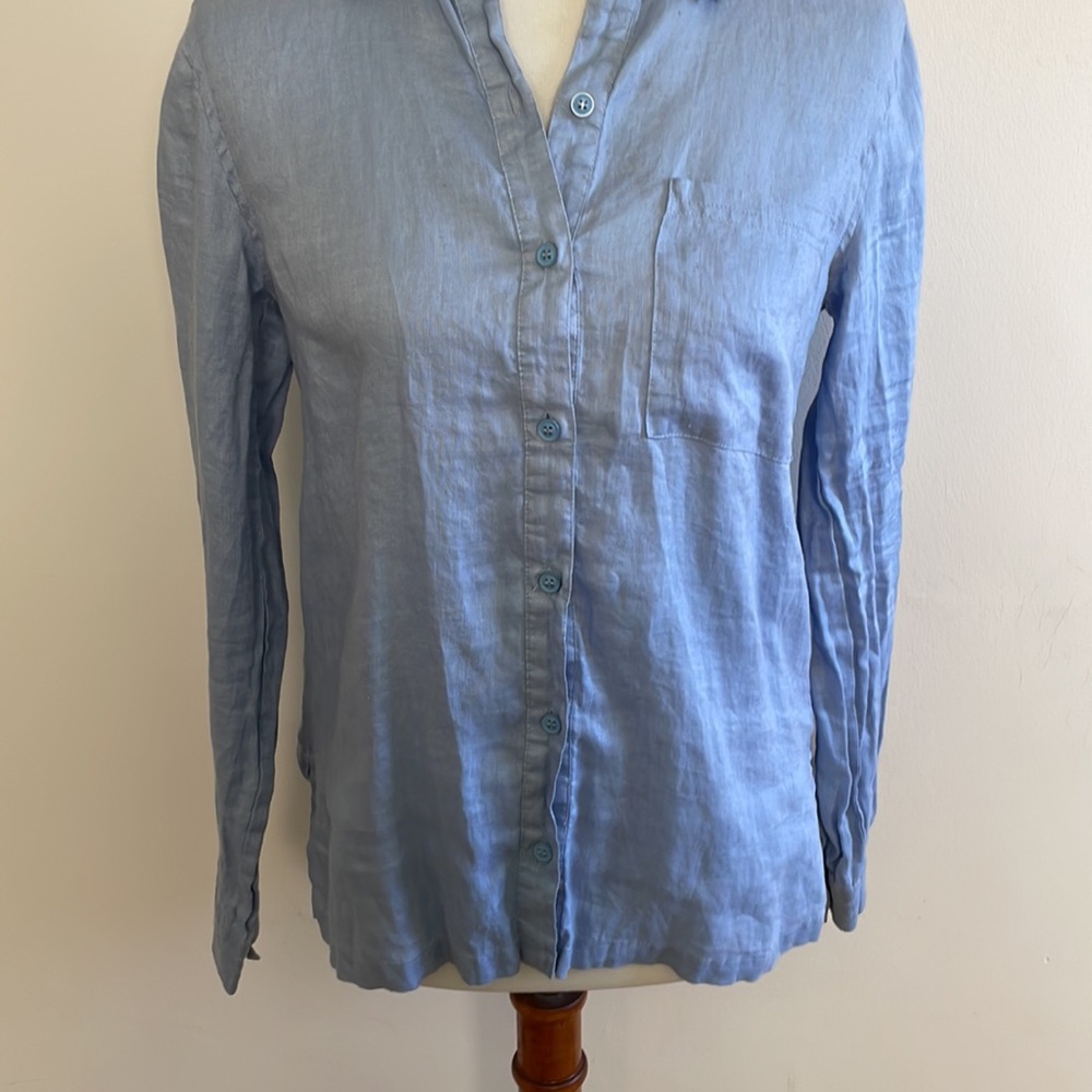 NWOT Micheal Stars Linen Blue Button Down - Picture 6 of 9